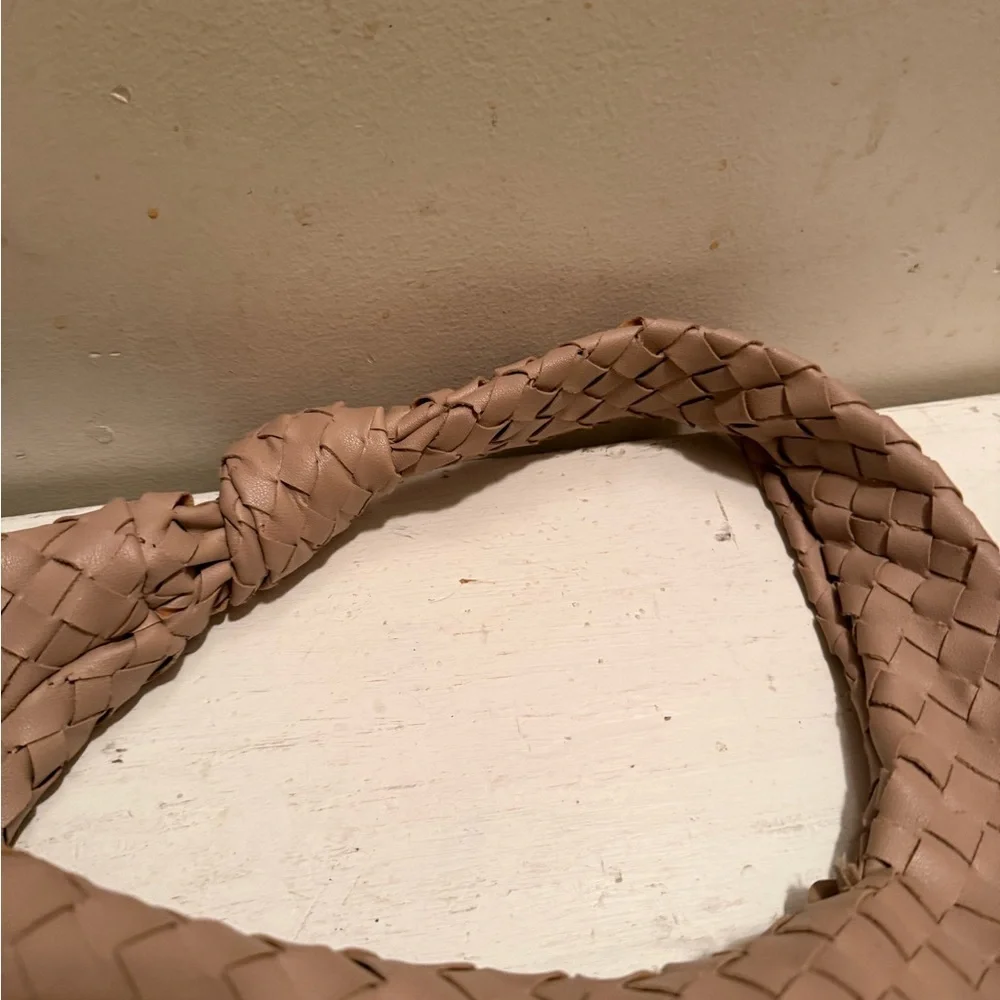 Urban Expressions Vanessa Vegan Hobo Bag Tan Shoulder Purse Woven EUC